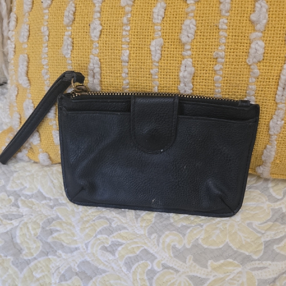 Universal Threads Black  Flux Leather Wristlet